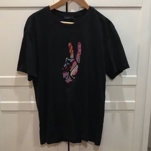 Truth by Republic man’s brand new, size L, embroidered peace sign black T-shirt.